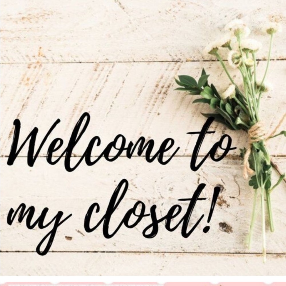 Welcome Sign with Flowers